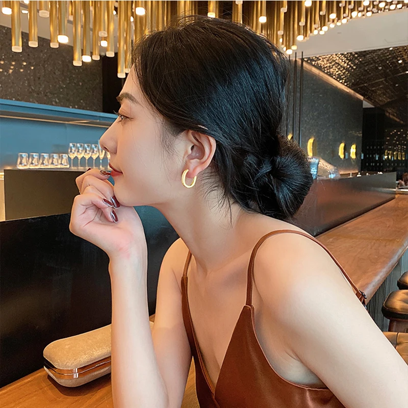 Новинка 2021 высококачественные металлические овальные Висячие серьги для женщин