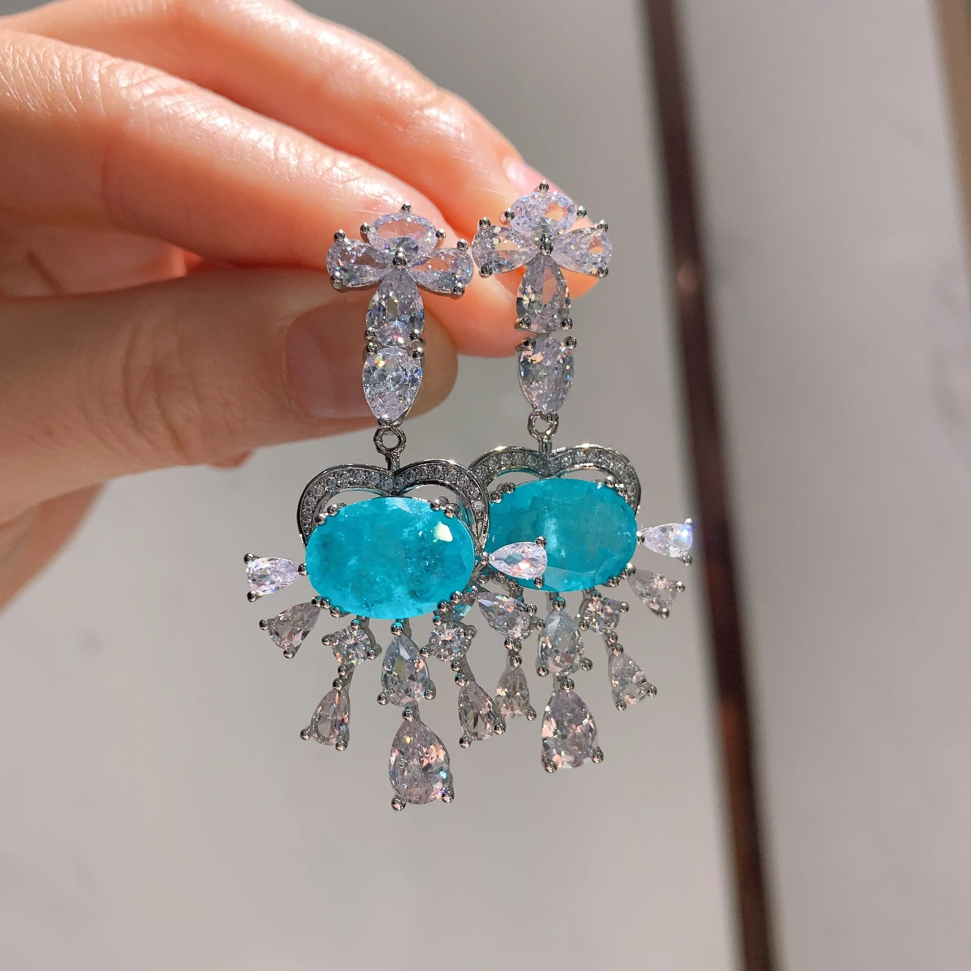 

Женские серьги-подвески из серебра 925 пробы с турмалином