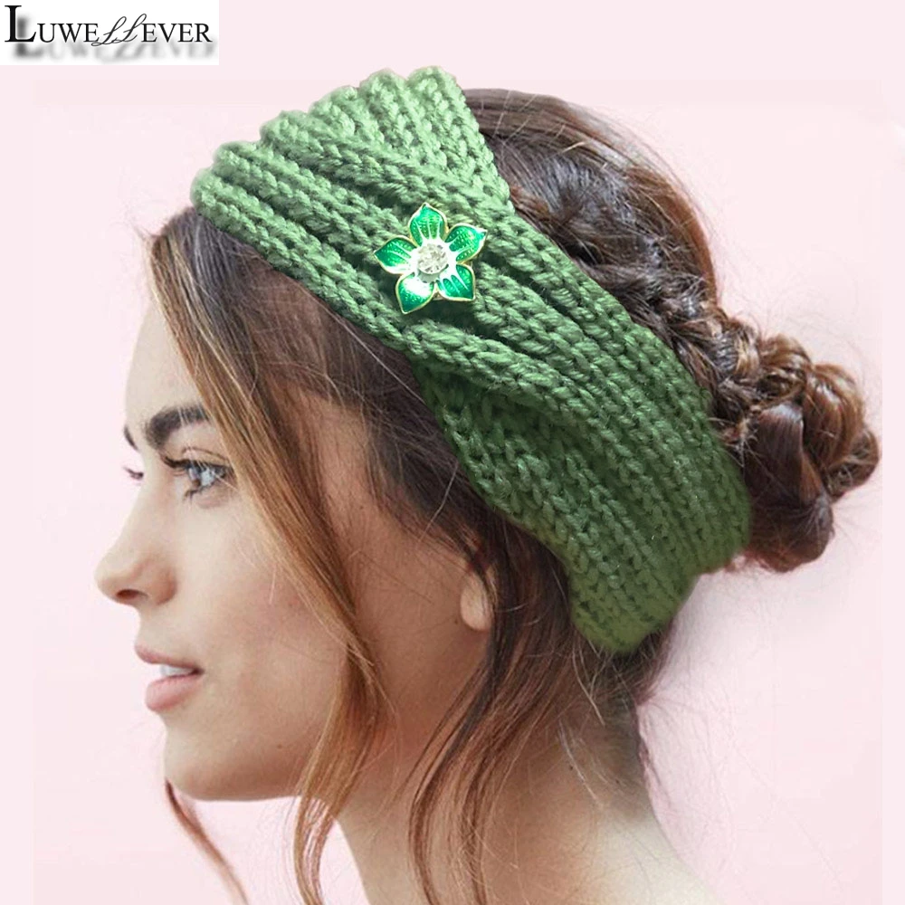 Новинка Зимняя женская трикотажная шапка с кнопкой застежкой диаметром 18 мм