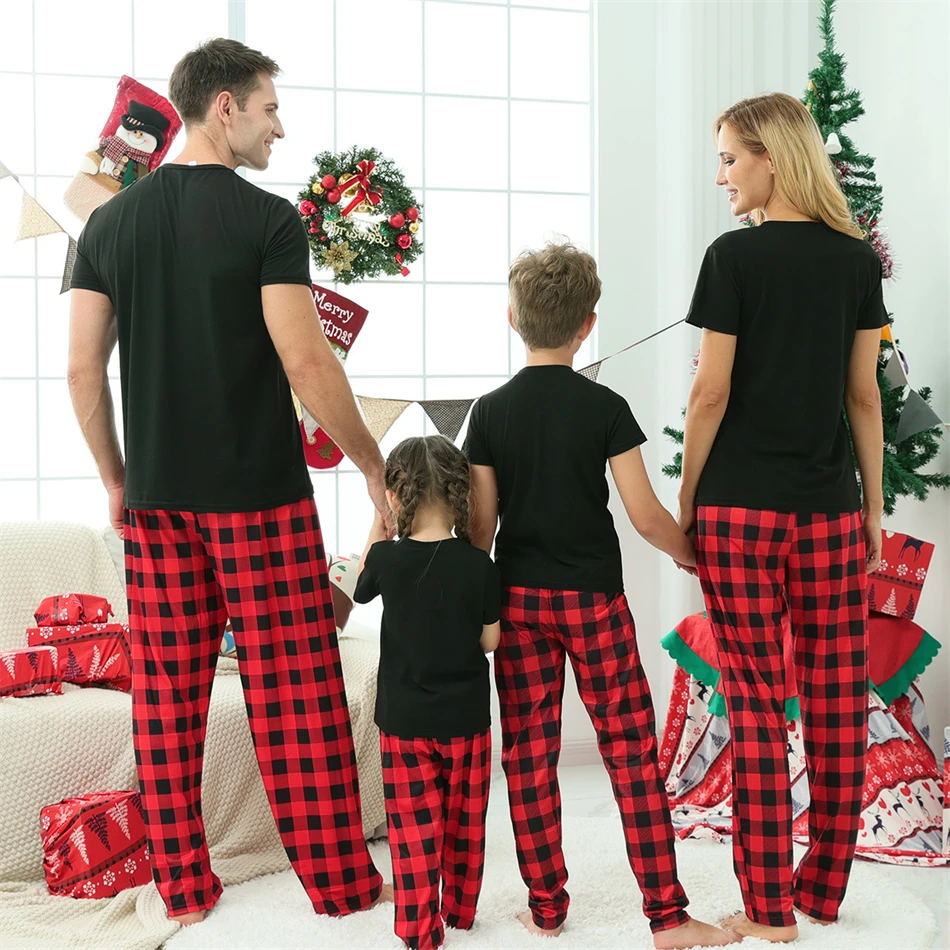2022 Short Sleeve Christmas Pajamas Family Matching Outfits Plaid Father Mother & Kids Xmas Sleepwear Mommy and Me Pj's Clothes