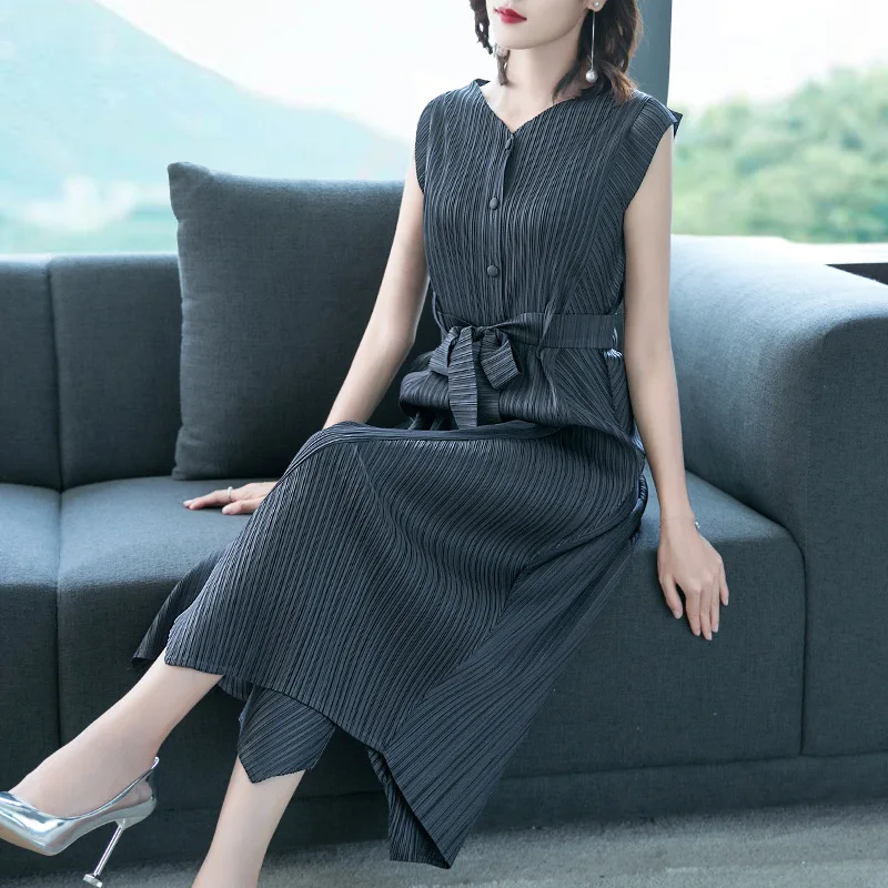 

Jumpsuit Plus Size Women 2019 New Fashion Big Stretch Miyake Pleats Sleeveless Loose Solid Irregular Wide Leg Jumpsuit