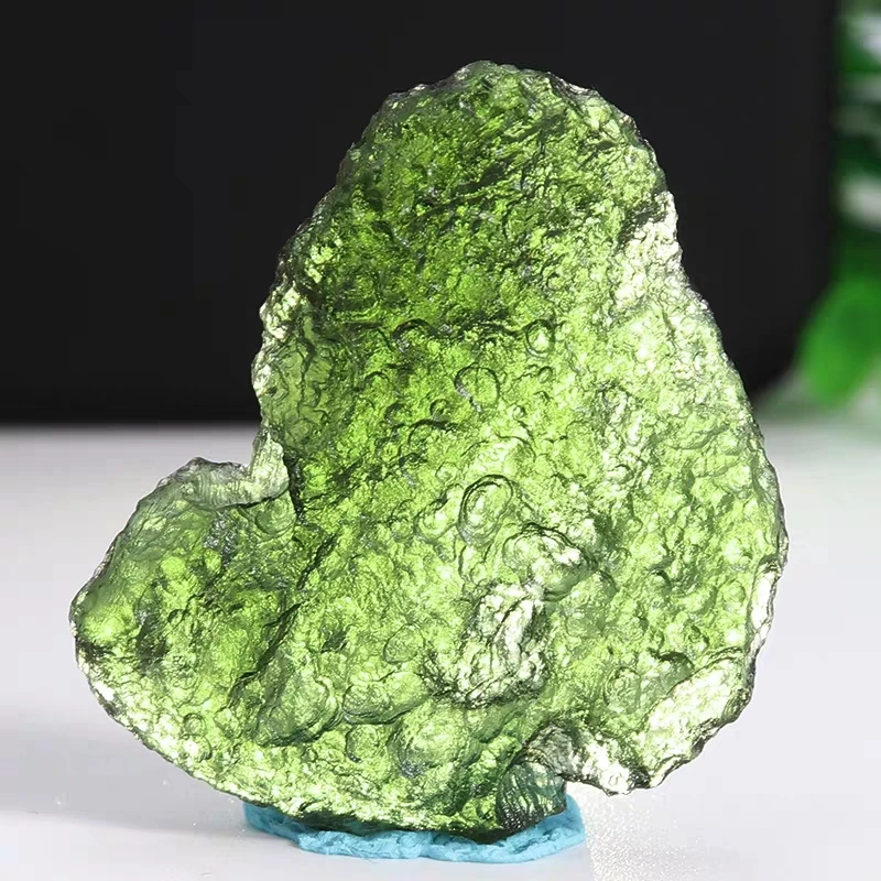 Горячая продажа A + натуральный молдавит зеленый аеролит Кристальный камень
