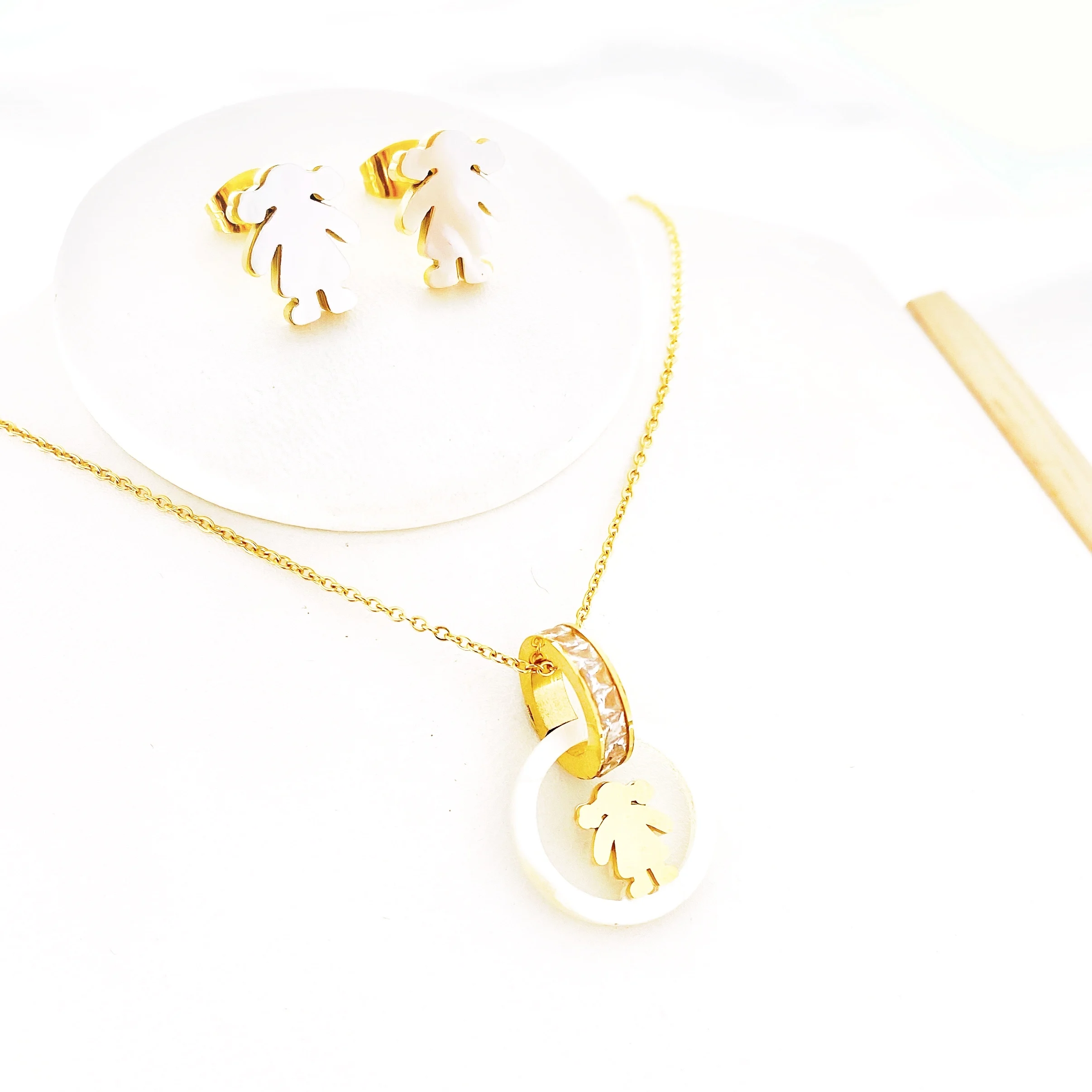 Ожерелье из нержавеющей стали новой моды для женщин с подвеской из кубического циркония в форме милой девочки - ожерелье для детей девочек.