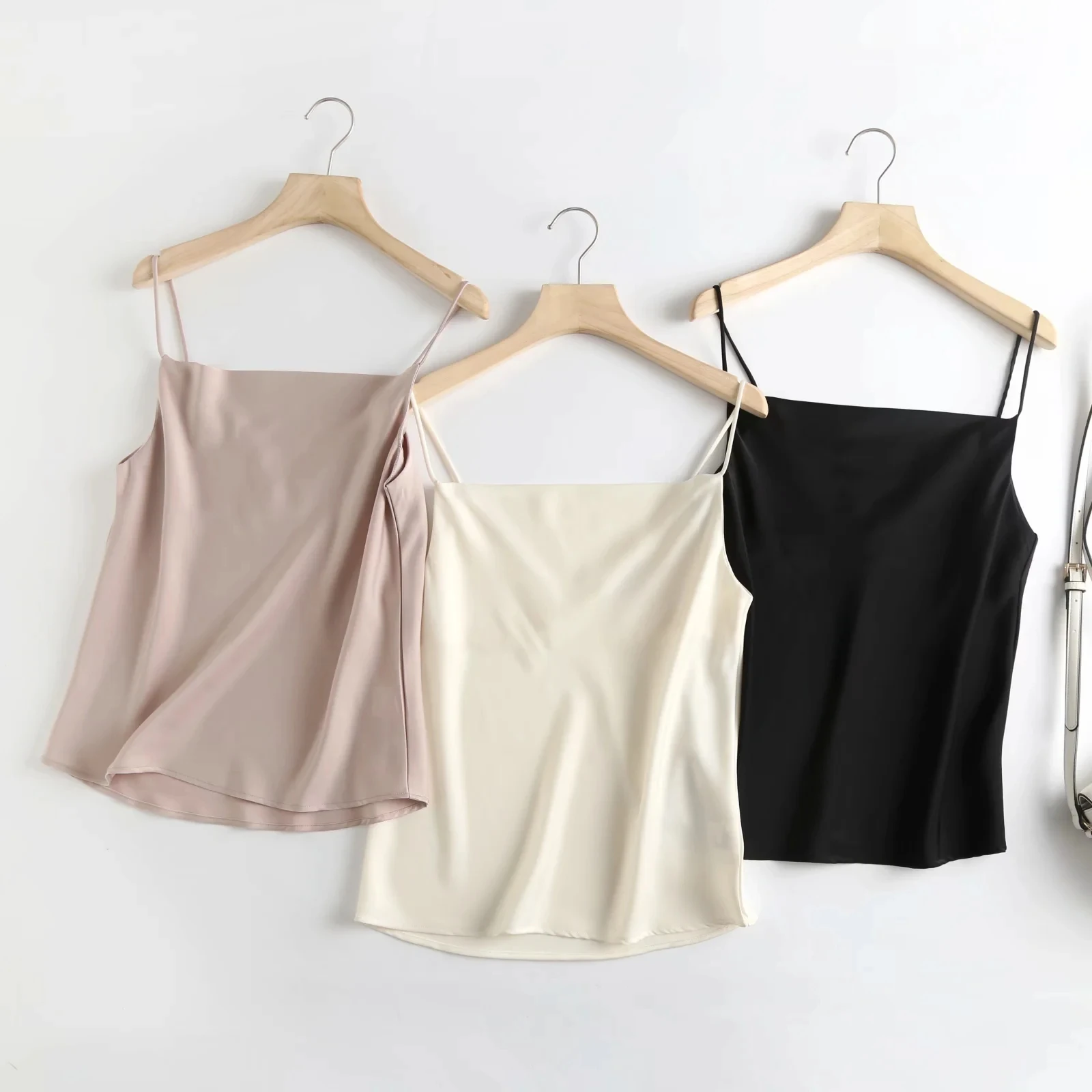 

Withered England Style Office Lady Spaghetti Strap Satin Solid Summer T Shirt Women Camisetas Verano Mujer 2021 Short Tops