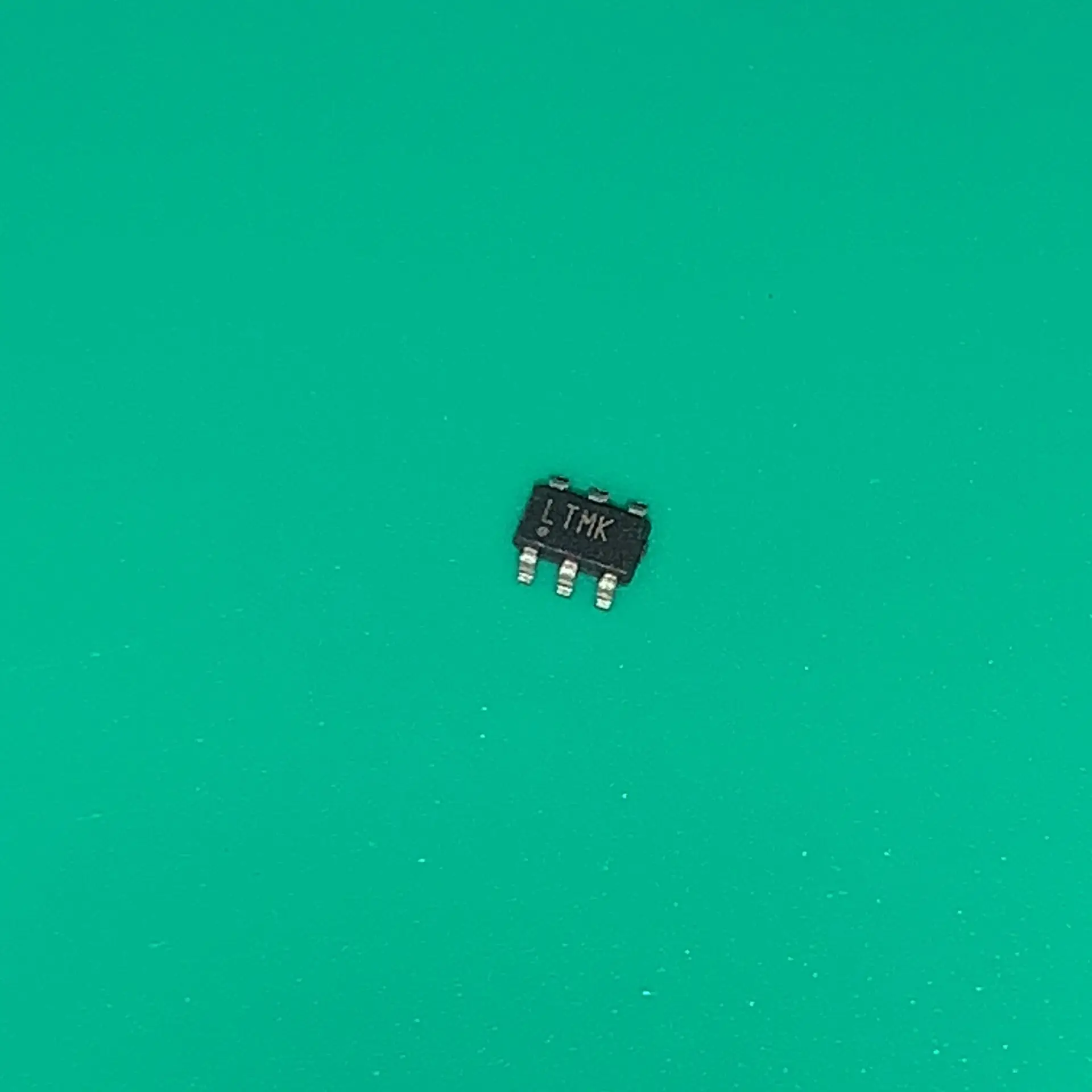 

5pc/lot LTC1872ES6 SOT23-6 LTMK LTC1872 ES6 IC REG CTRLR BOOST/SEPIC SOT23 LT1872ES6 LTC1872ES6#PBF LTC1872ES6#TRPBF LTC 1872ES6