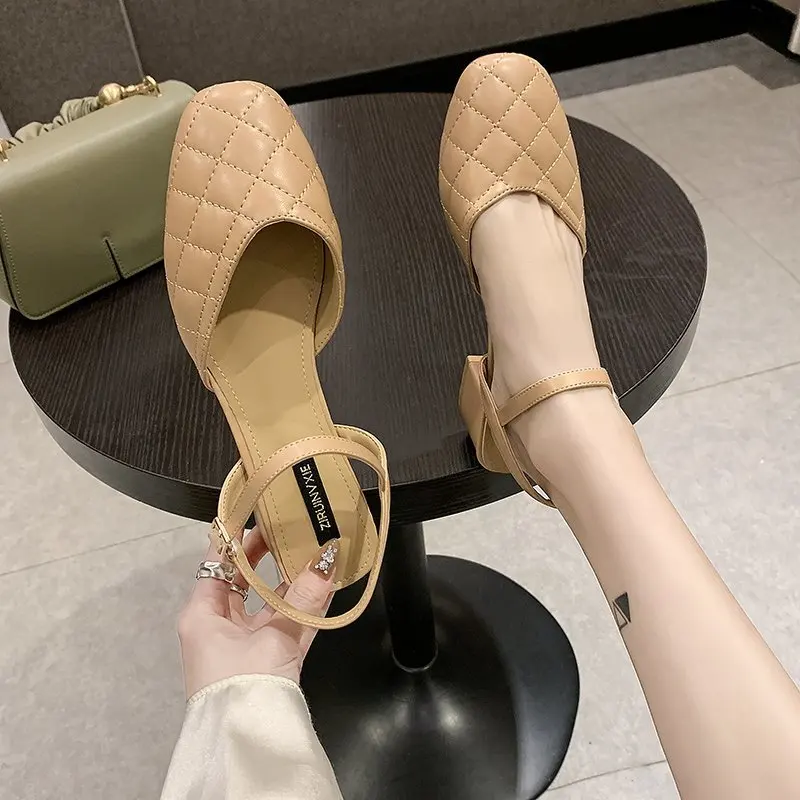 

Baotou sandals women 2021 new thick heel square toe comfortable word belt mid-heel white back empty women's shoes