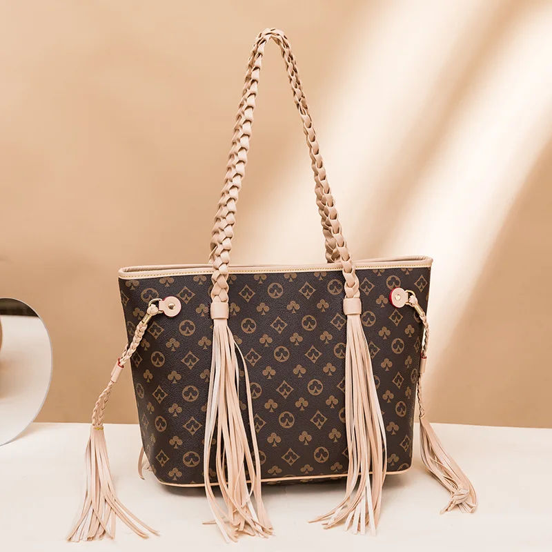 

2021 New Tassel Casual Fashion Tote Bag Shoulder Underarm Bag Woven Shopping Purses and Handbags Luxury Designer Sac Luxe Femme