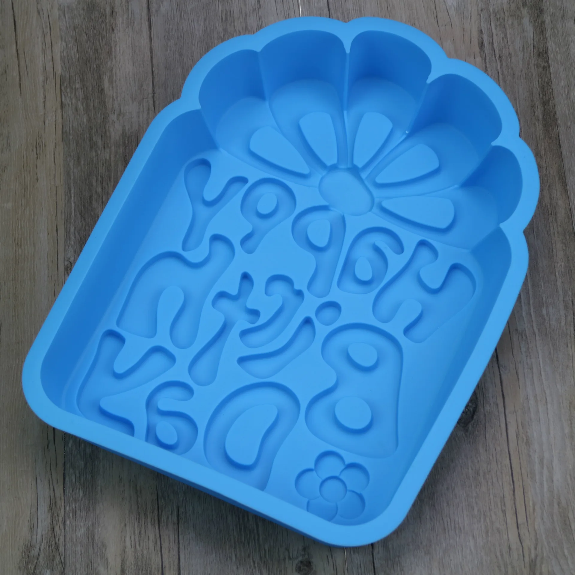 

Happy Birthday Flower Baking Pan Nonstick DIY Bakeware Cake Mold Silicone Baking Mould Loaf Pan for Muffin Cake Bread M031