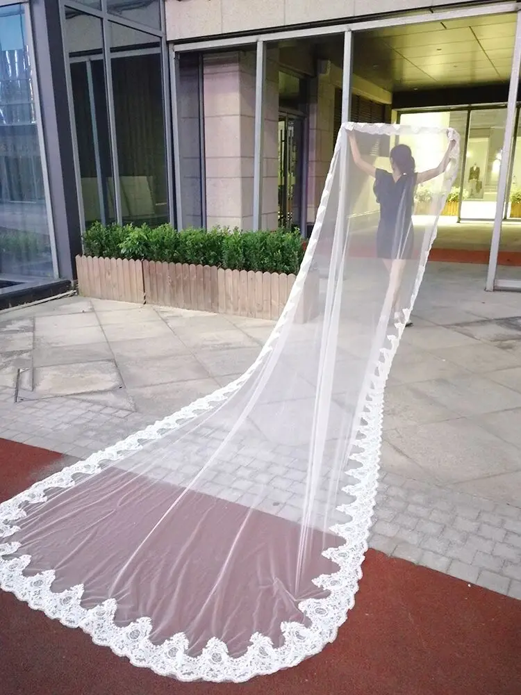 Длинная свадебная фата для невесты однослойная с кружевом Цвет Белый/слоновой