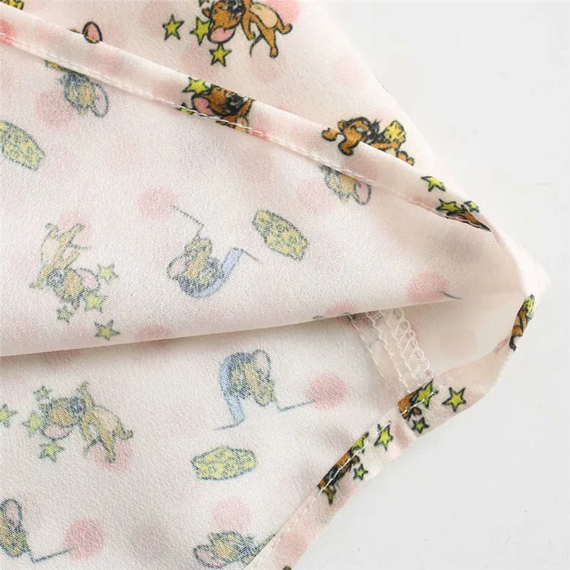 

Pleated collar flare sleeve shirt Women chic ruffles print blouse female stylish office wear tops blusas