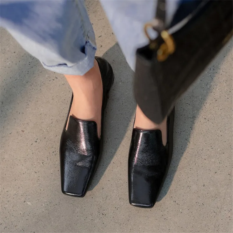 Лоферы женские PXELENA мягкие на низком каблуке черные белые весенние размера плюс