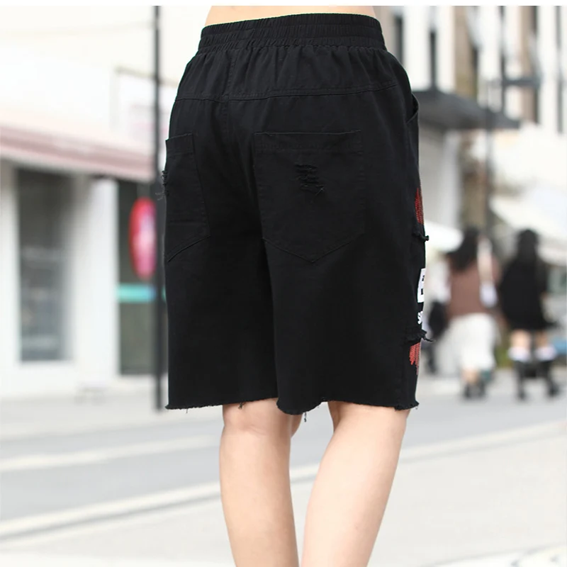 

2021 European Street Style Knee Length Red Sequins White Denim Shorts Mujer Mom Jeans High Waist Letters Black Jean Pants Women