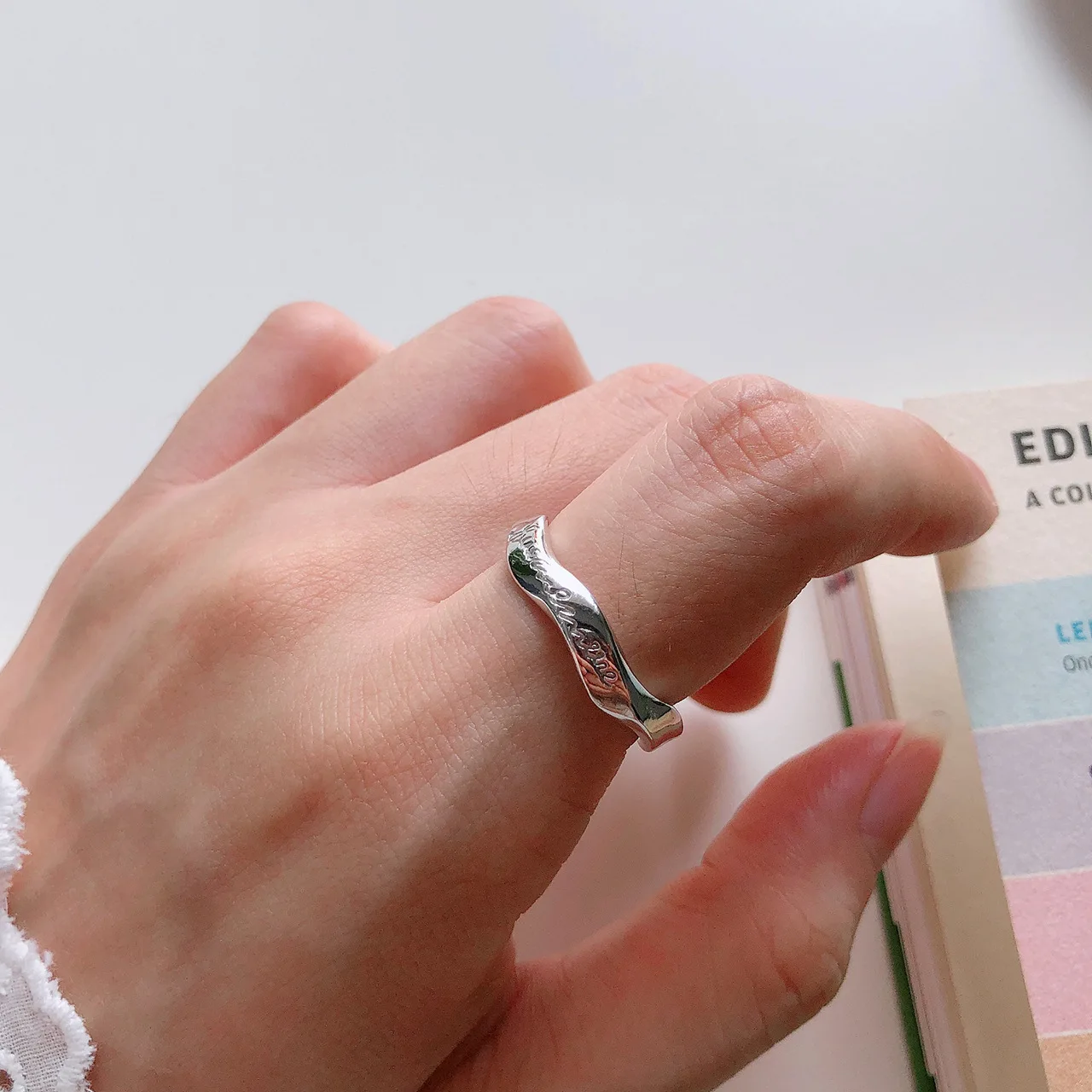 

Крутое кольцо для влюбленных, в европейском и американском стиле, от онлайн-знаменитости 925 пробы, с надписью в виде надписи, в японском и кор...