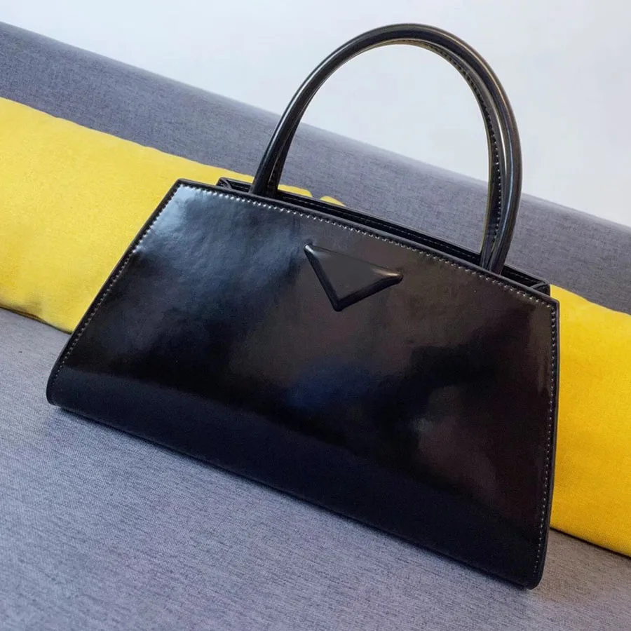 

Women Luxurys Designers Bags 2021 women's tote bag lady Retro handbag newest handbags Bright black leather 33*18*13.5cm