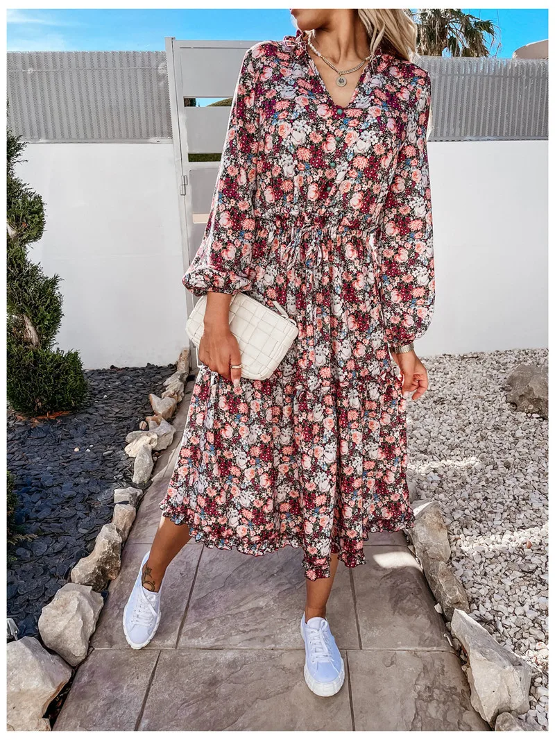 

2021 European and American spring and summer new digital print small fresh and sweet lace mid-length dress