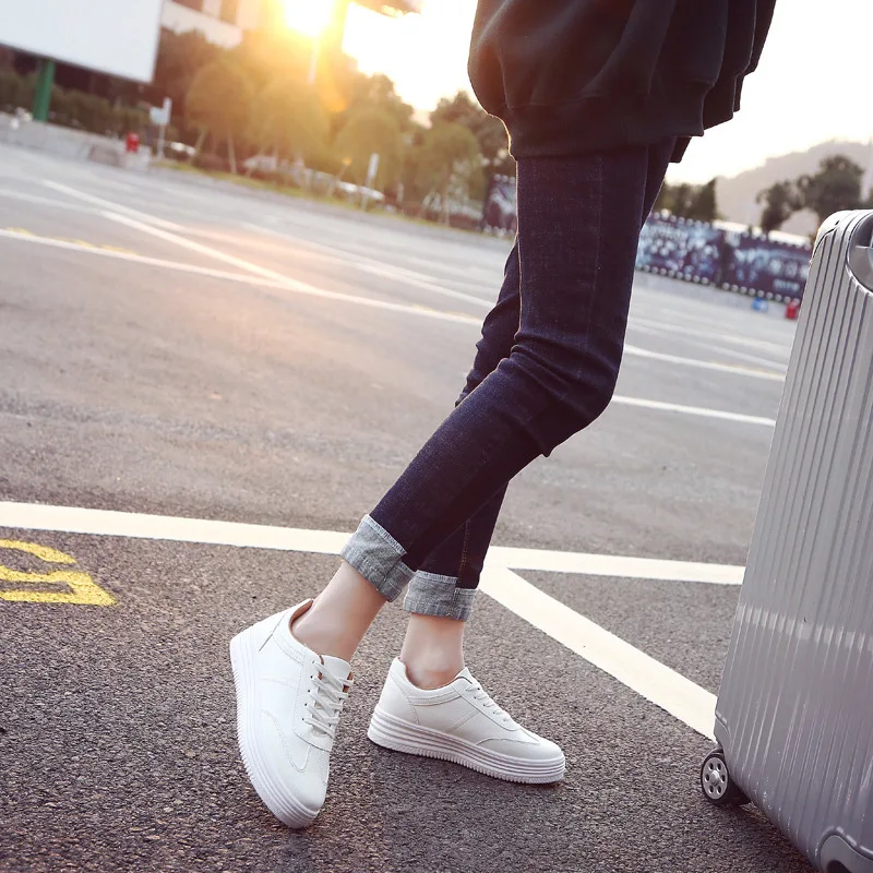 

New White Shoes Women Shoes Korean Fashion Running Shoes Women's Casual Shoes Breathable Platform Sneakers Comfort Loafers Flats
