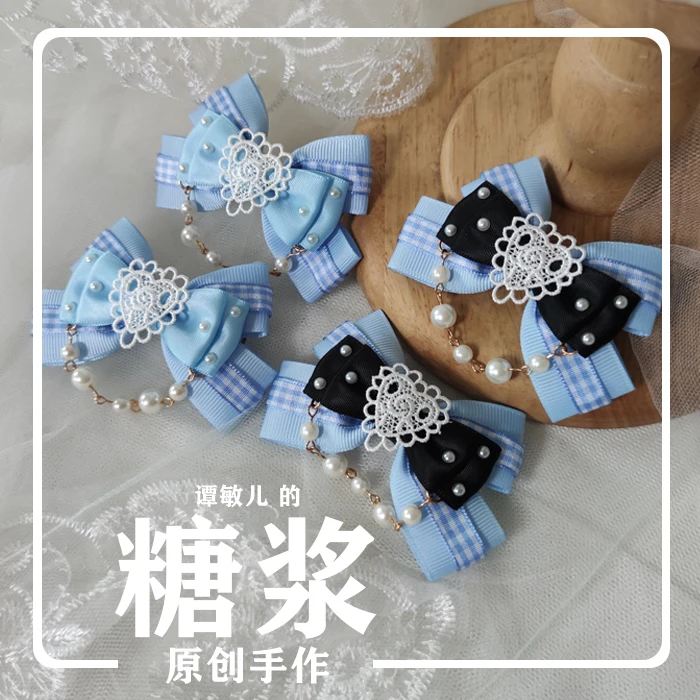 В сказочном стиле с рисунком из аниме близнецы Алиса: безумие возвращается зажим