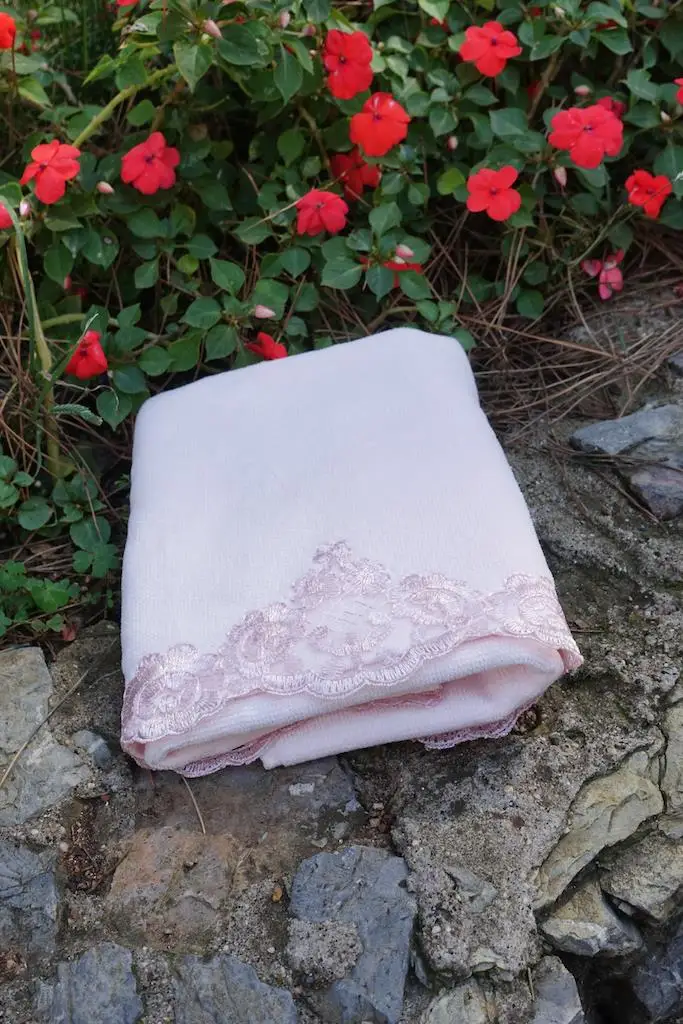 

Servella French lace Towel Powder