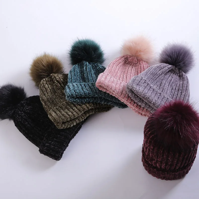 Женская Шапка бини из синели с помпоном зимние теплые шапки вязаная шапка