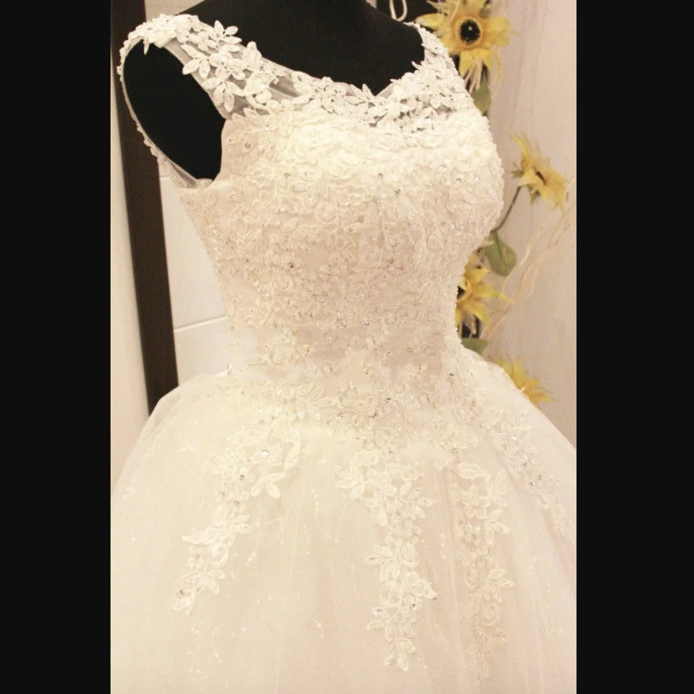 Кружевное свадебное платье большой размер с ручной вышивкой на бретелях