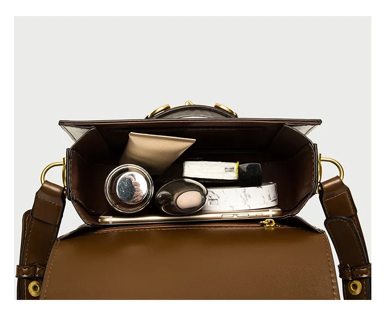 

2021 New Tofu Bag Underarm Bag Retro Horsebit Saddle Bag Female Presbyopia Single Shoulder Messenger Luxury Brand Handbags
