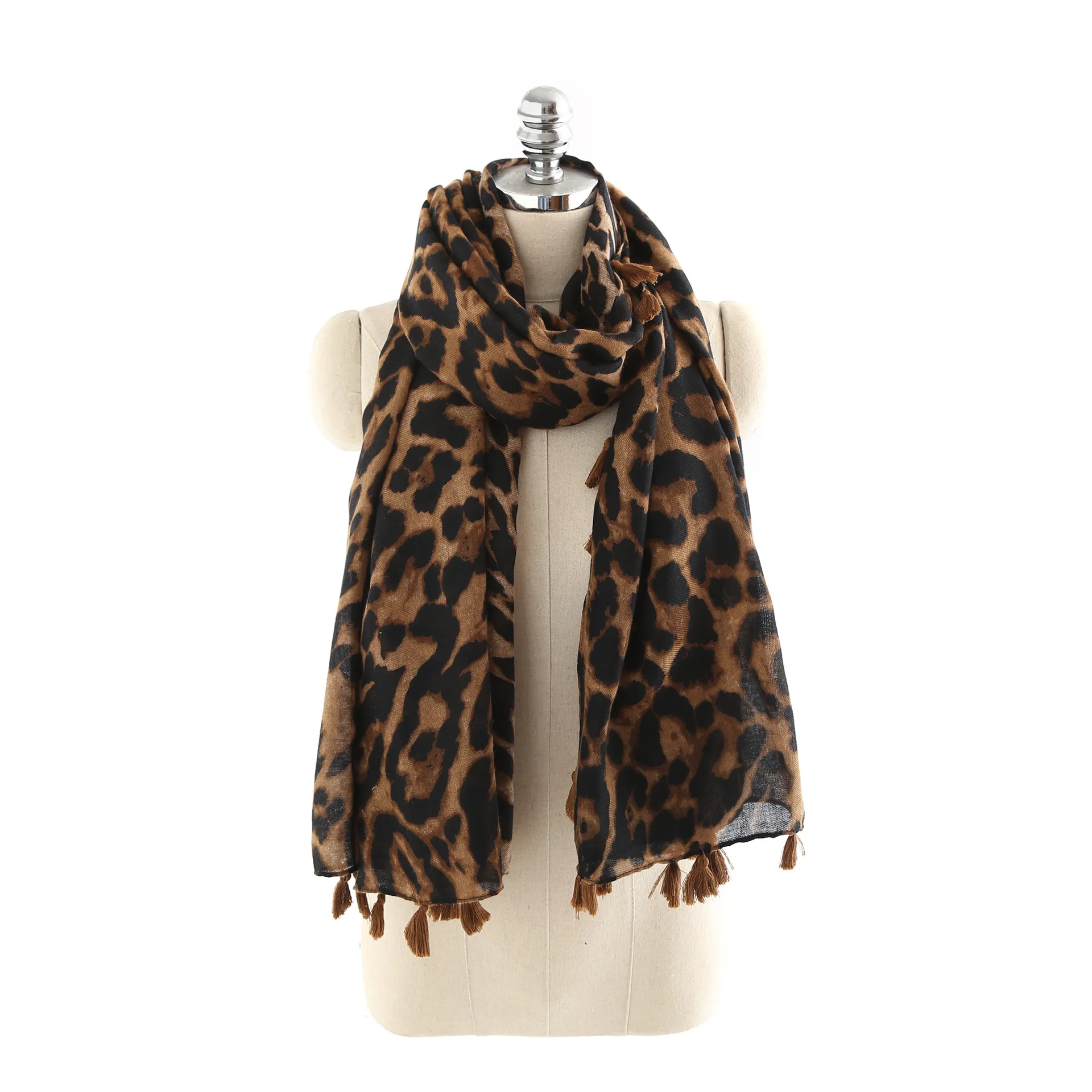 

2020 new ladies scarf fashion leopard print multifunctional travel wild winter warm decoration fringed cotton and linen scarf
