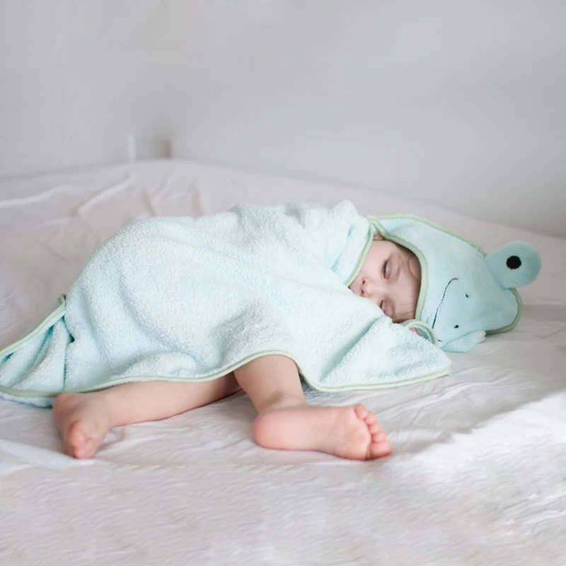 Детское банное полотенце пончо Bebe Toalla бархатное флисовое с капюшоном 90*90 см