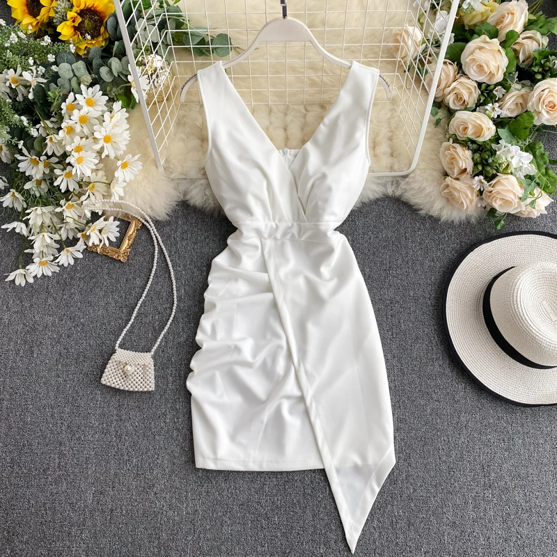 Женское асимметричное плиссированное платье с v-образным вырезом облегающее