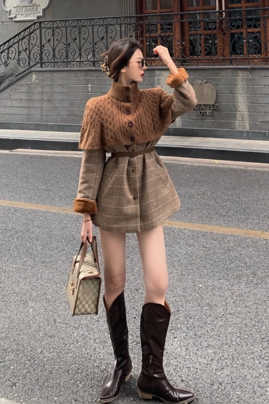 

Women's Coat 2021 Korean Winter Turtleneck Sweater Shawl Cape Plush Plaid Suit Woolen Jacket Two-piece Set