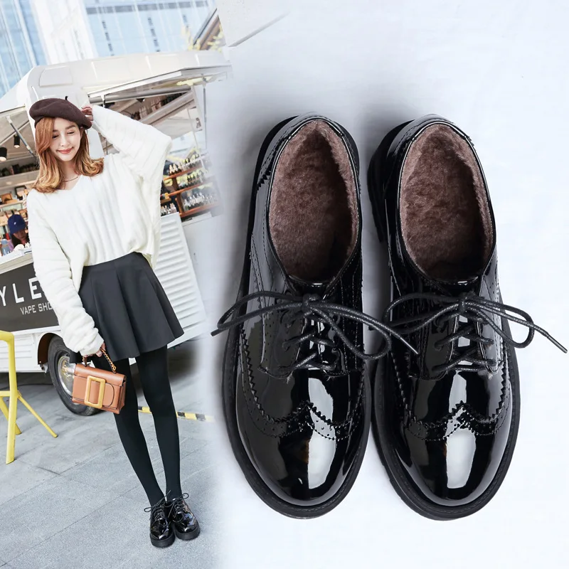 

British style japanned leather brogue shoes woman lace up fretwork plush winter flats women round toe oxford derby shoes y746