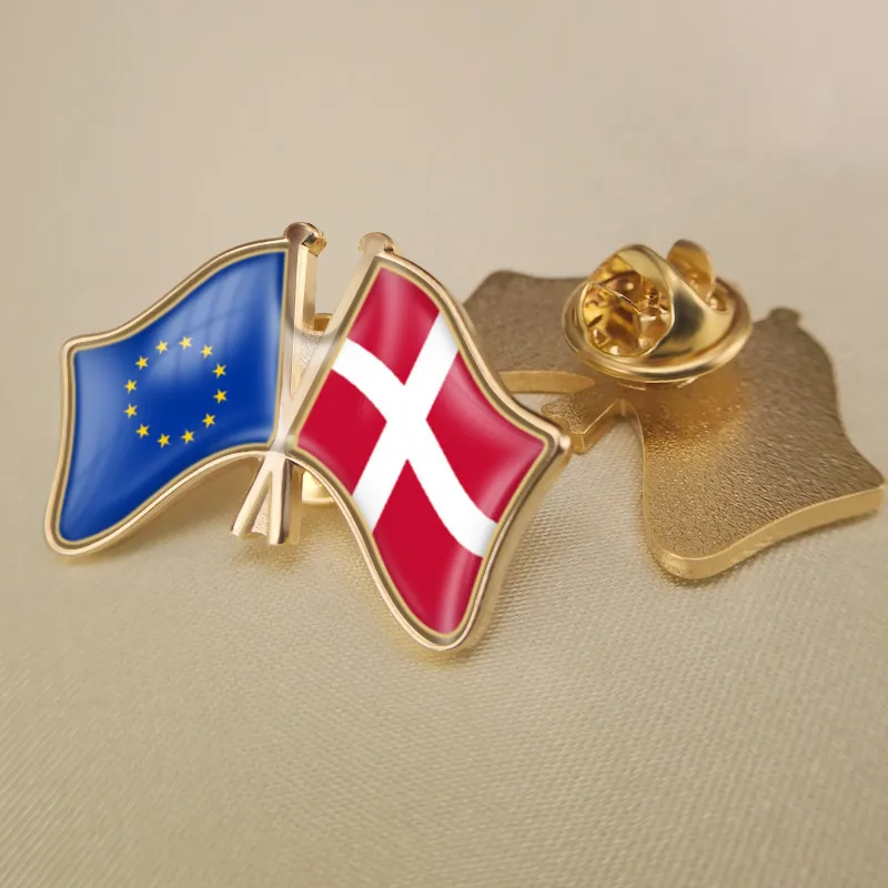 Европейский союз и Дания скрещены двойной флаг дружбы отворот булавки|Броши| |