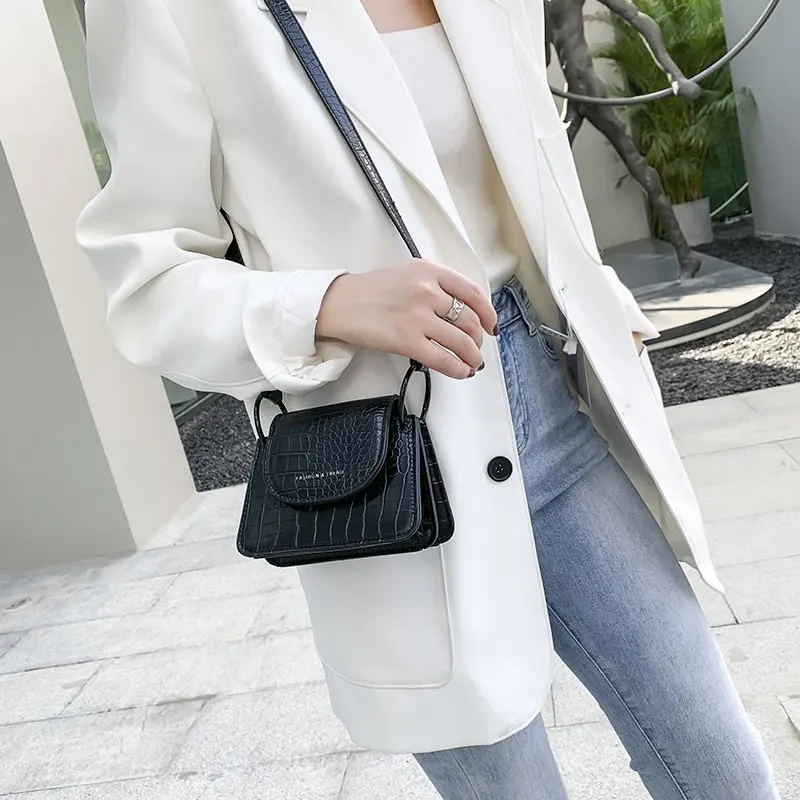 

Classic Crocodile Pattern Crossbody Bags For Women 2020 Luxury Designer PU Leather Shoulder Bag Mini Candy Color Chains Handbags
