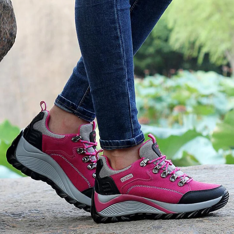 Женские походные ботинки Akexiya черные Нескользящие на танкетке для занятий