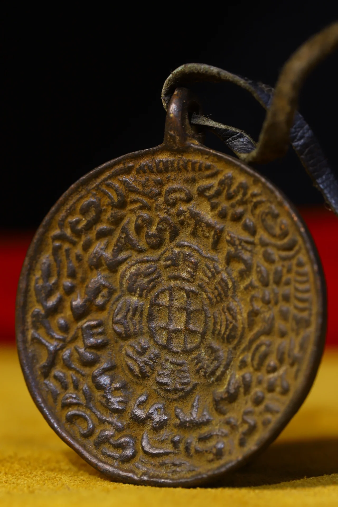 

Home Decor 2" Tibet Buddhism Old Bronze Padmasambhava Nine Palaces Bagua Amulet Pendant Enshrine the Buddha