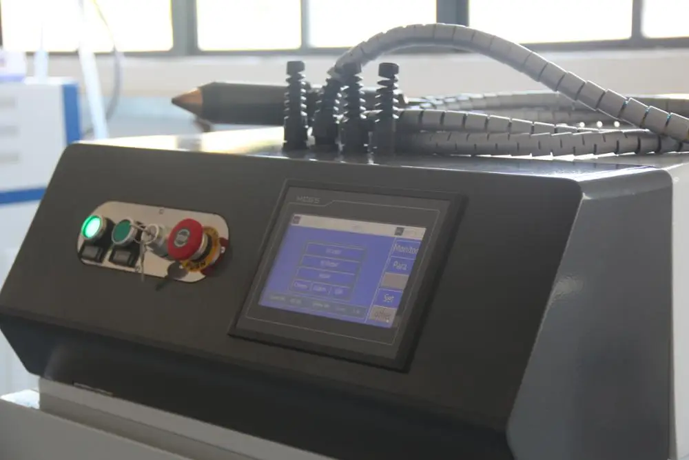 Ручной Волоконно лазерный сварочный аппарат для сварки металлических