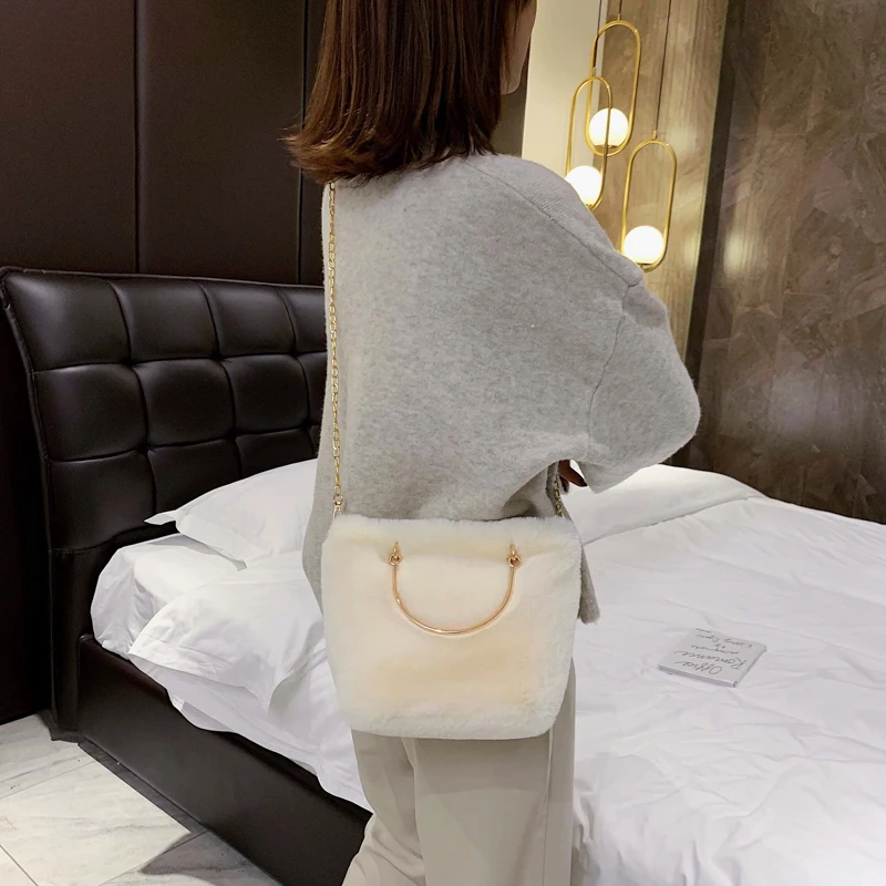 

Plush fashion chain shoulder bag famous designer handbag lady large lady portable messenger bag underarm bag mobile phone bag