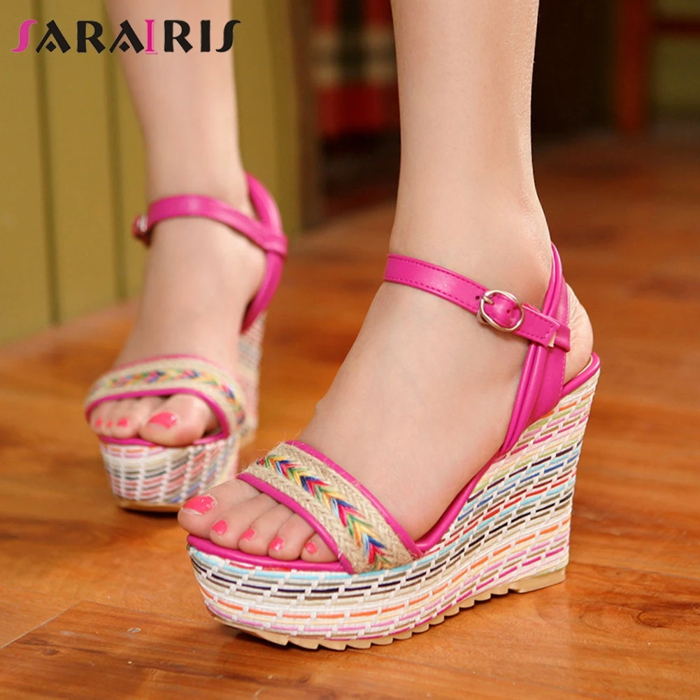 

Женские сандалии с ремешком с пряжкой SaraIris, разноцветные платформы, босоножки женские туфли на танкетке