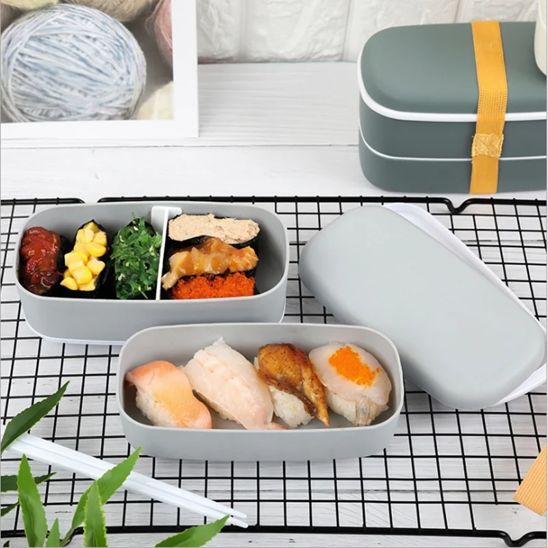 

900ml Portable Microwavable 2 Layer Lunch Box With Compartments Leakproof Bento Box Insulated Food Container With Chopsticks