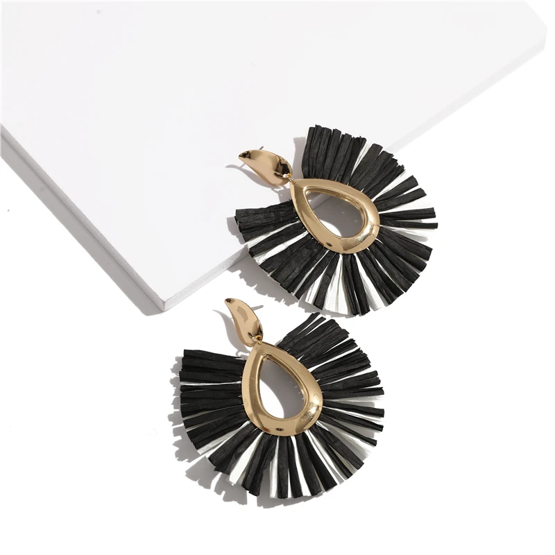 НОВЫЕ серьги с кисточками для женщин в бохемском стиле, большие золотые капли с зелеными и бежевыми помпонами, модные украшения.