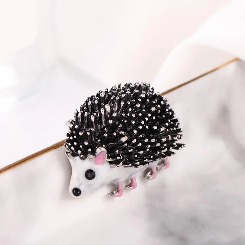 

Black Enamel Hedgehog Brooches Porcupine Pin Kids Coat Bag Badges Fashion Jewelry Cute Animal Brooch Unisex Broches