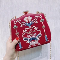 2022 new women leather clutch bags embroidery flowers banquet purse for ladies vintage red party wallets drop shipping mn1592