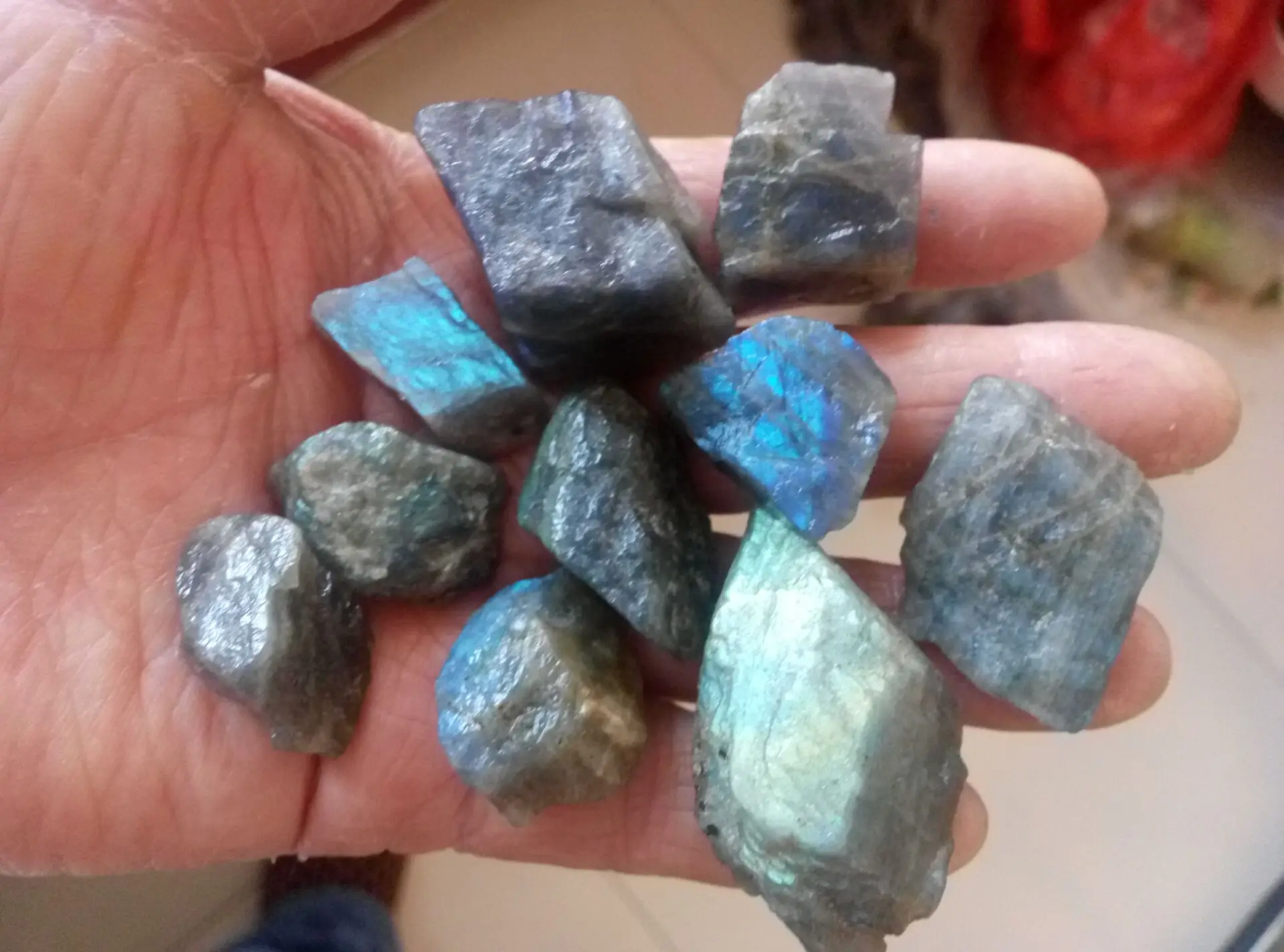 Фунтов необработанный разноцветный натуральный лунный камень лабрадорит