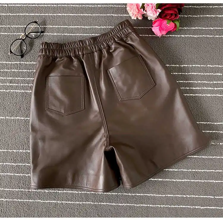 

Women's Style Europe high quality genuine leather wide-leg pants High-rise leather short pants C093