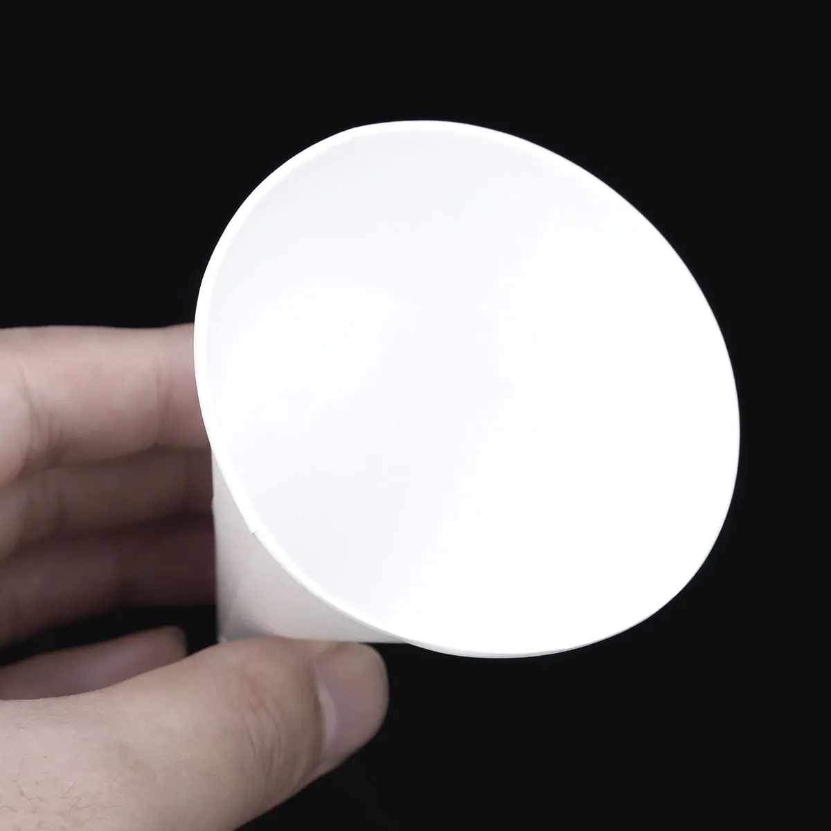 Одноразовые экологически чистые маленькие конические чашки из белой бумаги