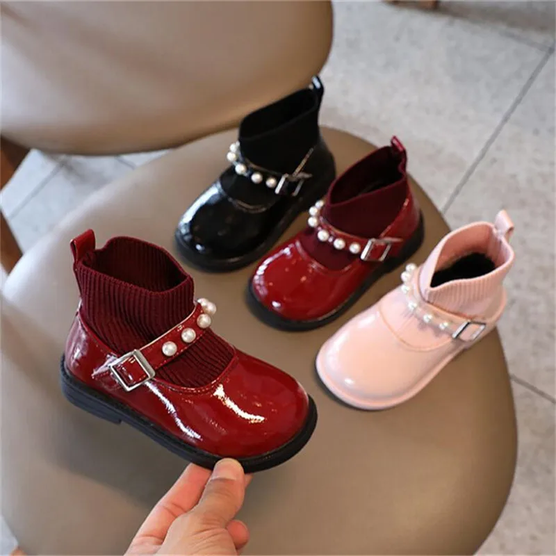 

2021 Autumn and Winter Children Casual Knit Socks Boots Bright Leather Princess Short Boots Girls Pearl Shoes Hot Sweet Chain