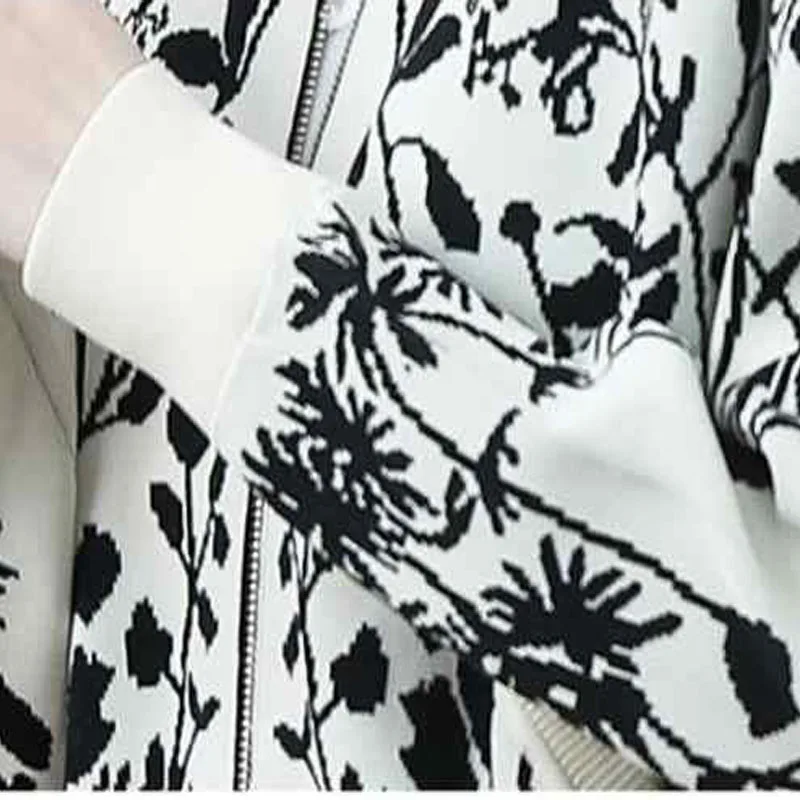 

1pcs Women Plus Size Jackets Coats 2021 Spring Fashion Knitting Cotton Prints Splicing Cardigan Knit Shirt Ladies Skinny Sweater
