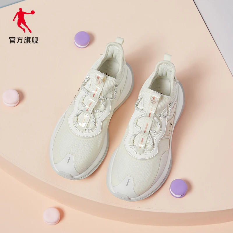 Sports shoes women's shoes running shoes 2021 autumn winter new lightweight shock absorption mesh breathable 