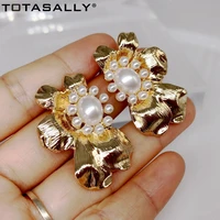 totasally new women big stud earrings delicated golden flower simulated pearl statement earrings for party brincos dropship