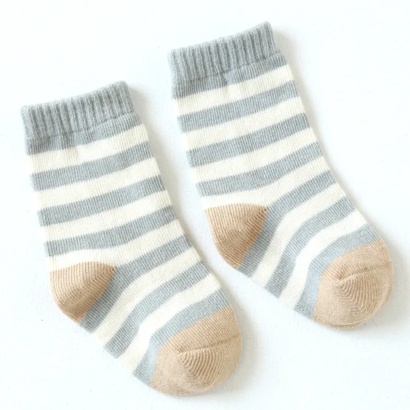 Новинка 2020 Детские хлопковые носки в полоску модные для мальчиков и девочек