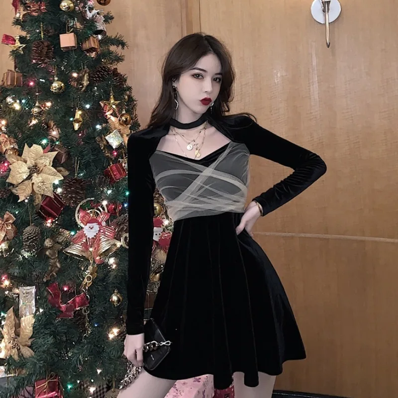 

Hepburn Small Black Dress 2020 High Cold Mature Female Temperament V-neck Gauze Stitching Royal Sister Wind Autumn Dress